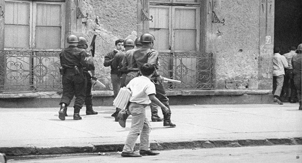 Ernesto Zedillo fue captado en dos fotografías del Movimiento del 68