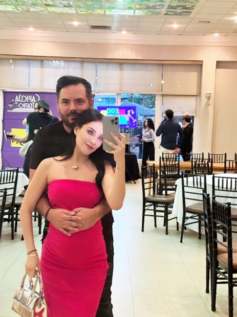 José Eduardo Derbez  y Paola Dalay en el babyshower de su hija Tessa.
<p>Foto: Instagram