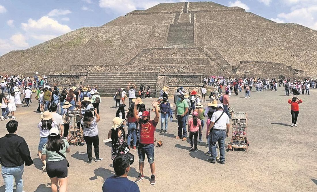 Regresan para “cargar energía” en Teotihuacán