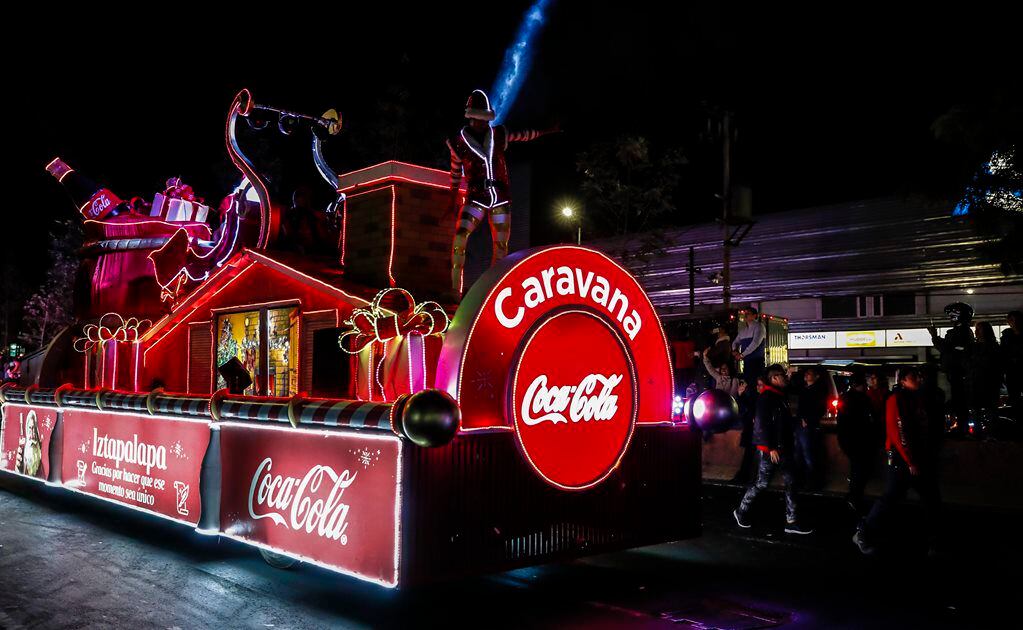 La Caravana Coca Cola 2017 llena de luz color y m sica a la CDMX