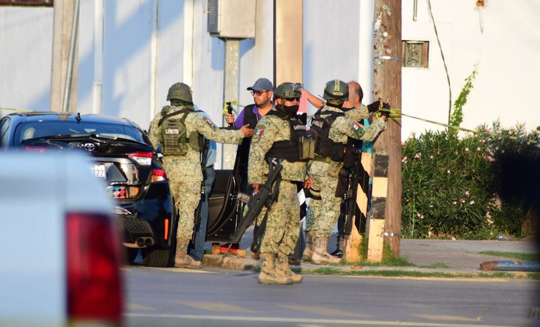 Los hechos se registraron en la calle Jesús Carranza entre Maclovio Herrera y Héroes de Nacataz, dónde la unidad de SEDENA 0916548 chocó. Foto: especial