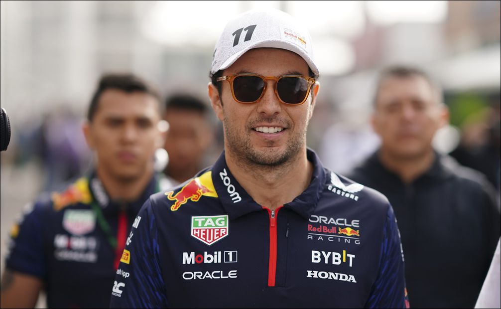 Checo Pérez ha vuelto a renovar con Red Bull - Foto: Imago7
