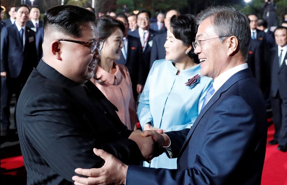 Líderes de ambas Coreas iniciaban diálogo de paz y desnuclearización. Foto EFE