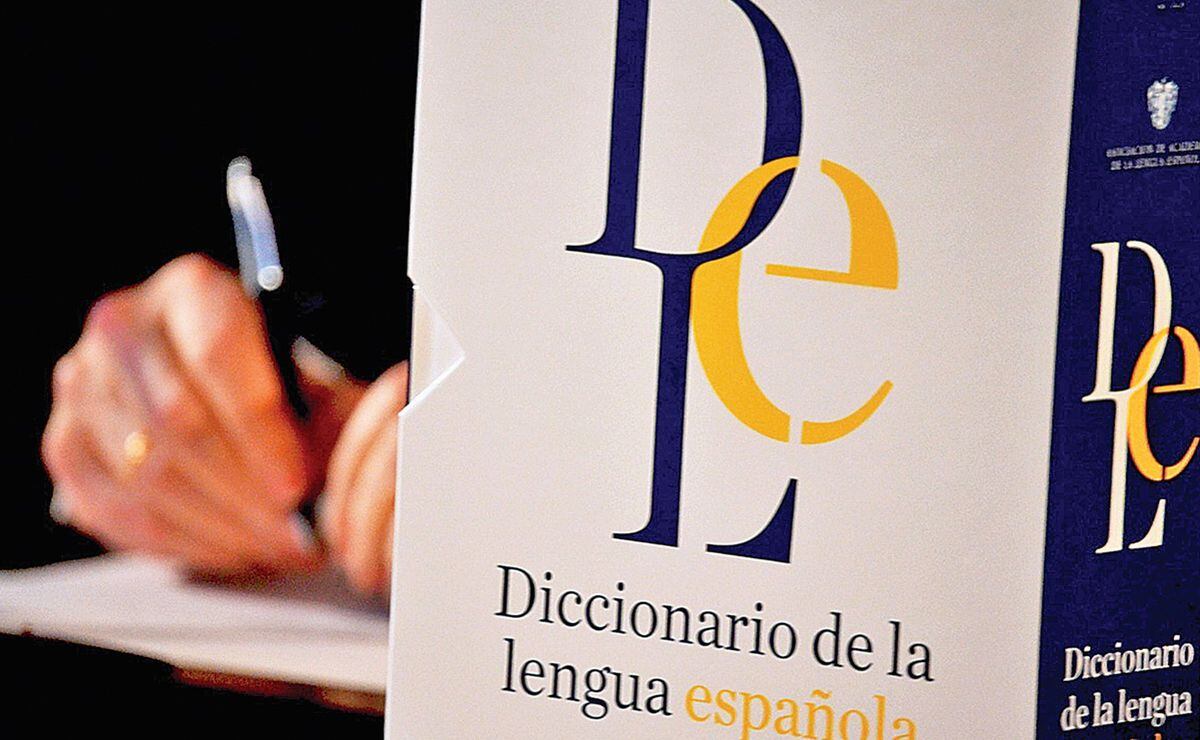 Micromachismo' o 'puntocom', nuevas palabras del Diccionario de la Lengua  Española