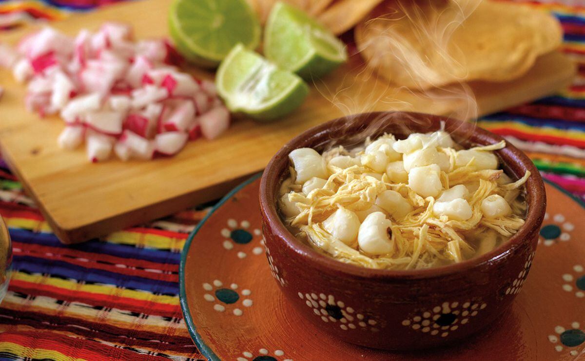 5 platillos con más calorías que el pozole