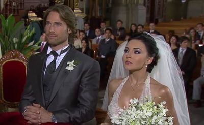 Sebastián Rulli acompañó a Angelique Boyer a la boda de su Hermano mayor en  Francia