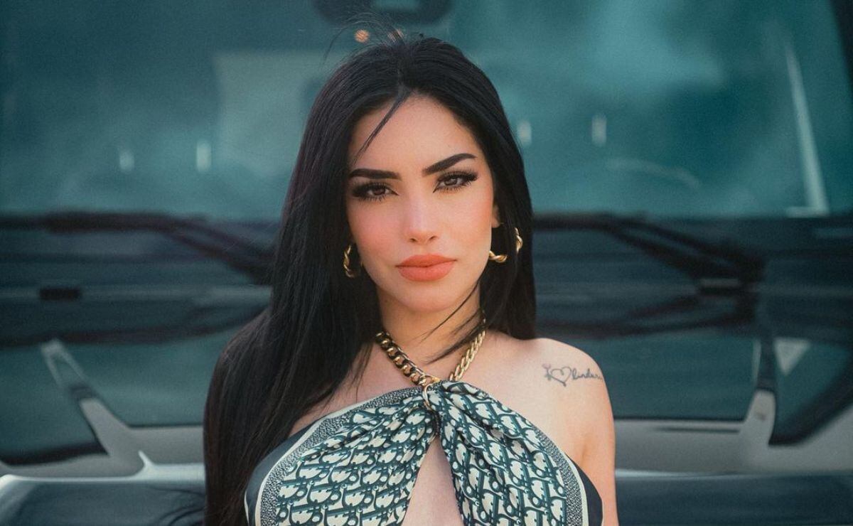 Kimberly Loaiza presume su figura con un entallado outfit