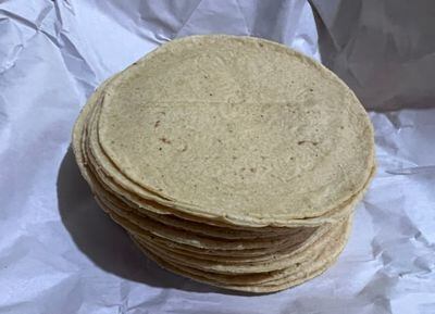 Cantidad piezas que hay en un kilo de tortillas y el número de calorías que  tiene una tortilla