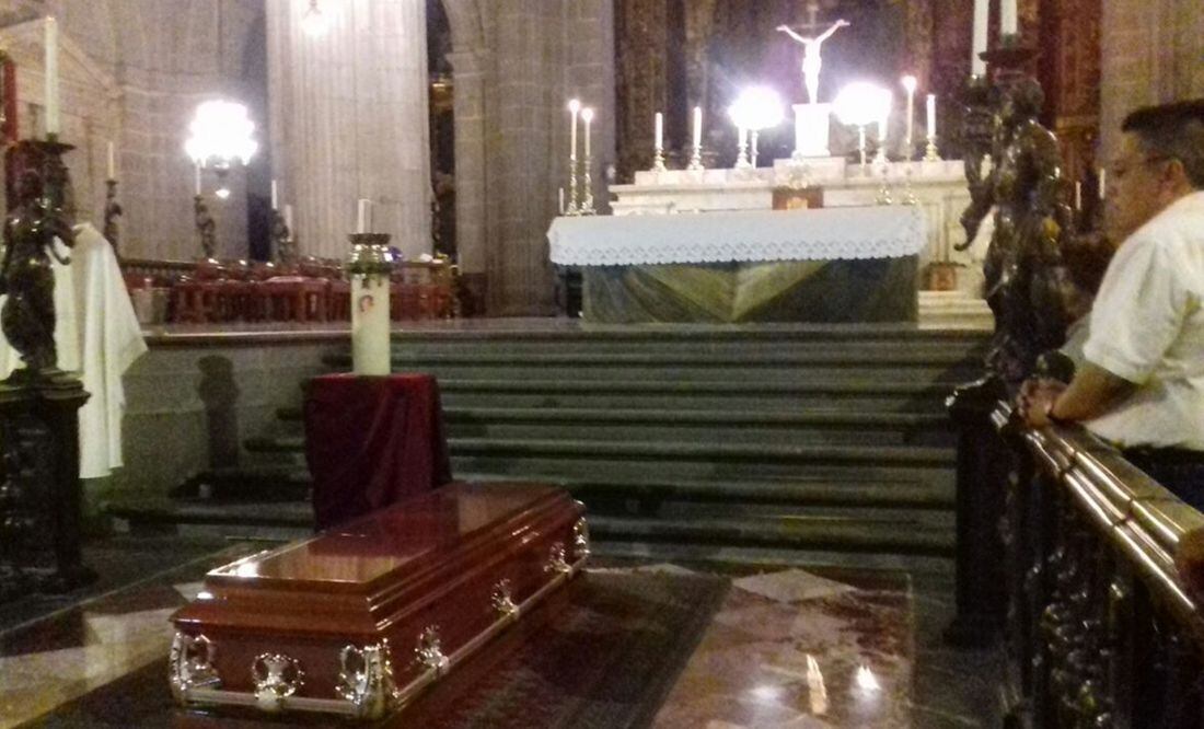 Realizan misa de cuerpo presente de padre Machorro en Catedral | El  Universal