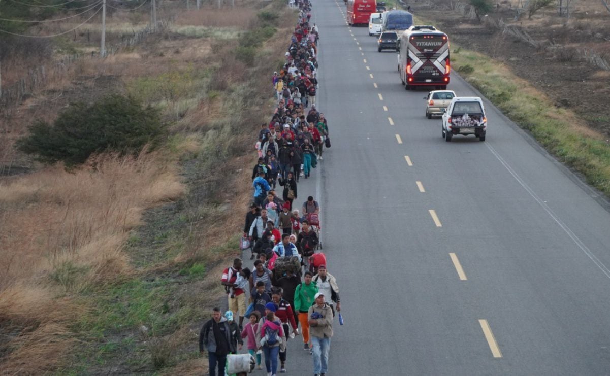 Caravana rechaza apoyo de gobierno y contin a a pie El Universal