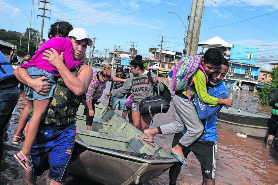  El sur de Brasil, como “escenario de guerra” por lluvias