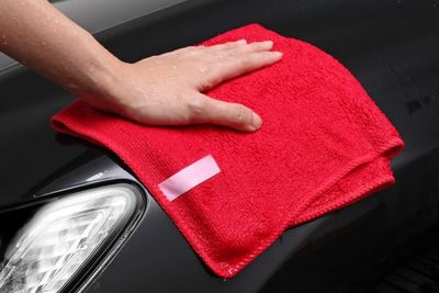 Cómo lavar el auto para no rayarlo