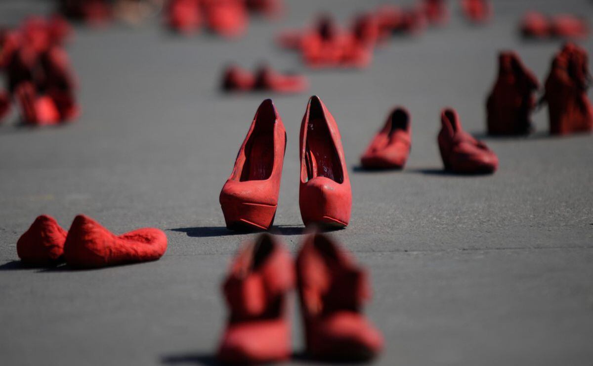 Red shoes: Mexican women protest against femicide and gender violence