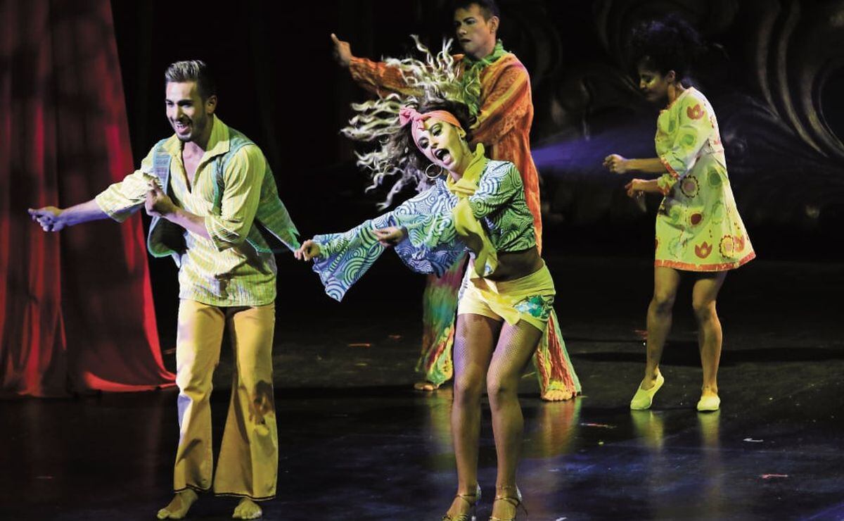 Luxuria rescata el circo con humor