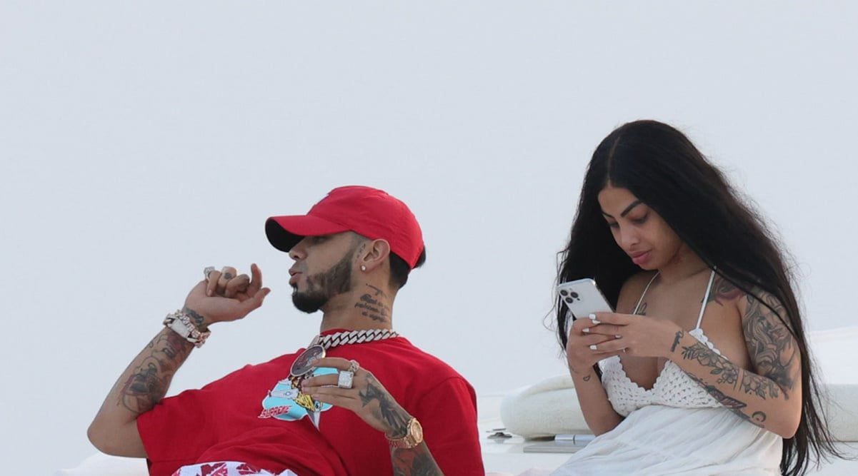 Foto de Yailin La más viral en bikini desata críticas; Anuel la defiende