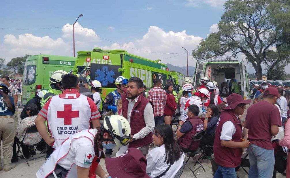 Al lugar llegaron 20 ambulancias, 12 de ellas del Servicio de Urgencias del Estado de México, 2 de la Cruz Roja y 6 de Protección Civil de Xonacatlán y de municipios aledaños e incluso un helicóptero Relámpago, informaron autoridades de Protección Civil. Foto: Especial