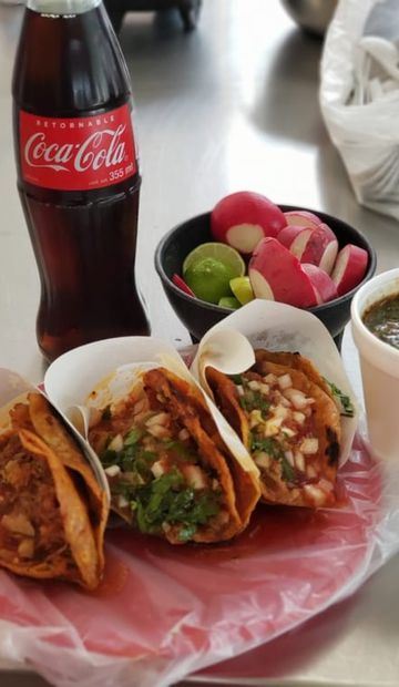 La birria estilo Tijuana se prueba en los Tacos La Esquina