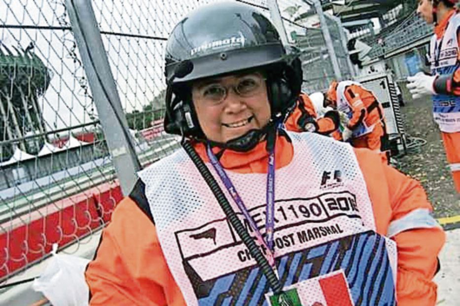 Fernanda Martínez es oficial de pista en el GP de México. (ESPECIAL)