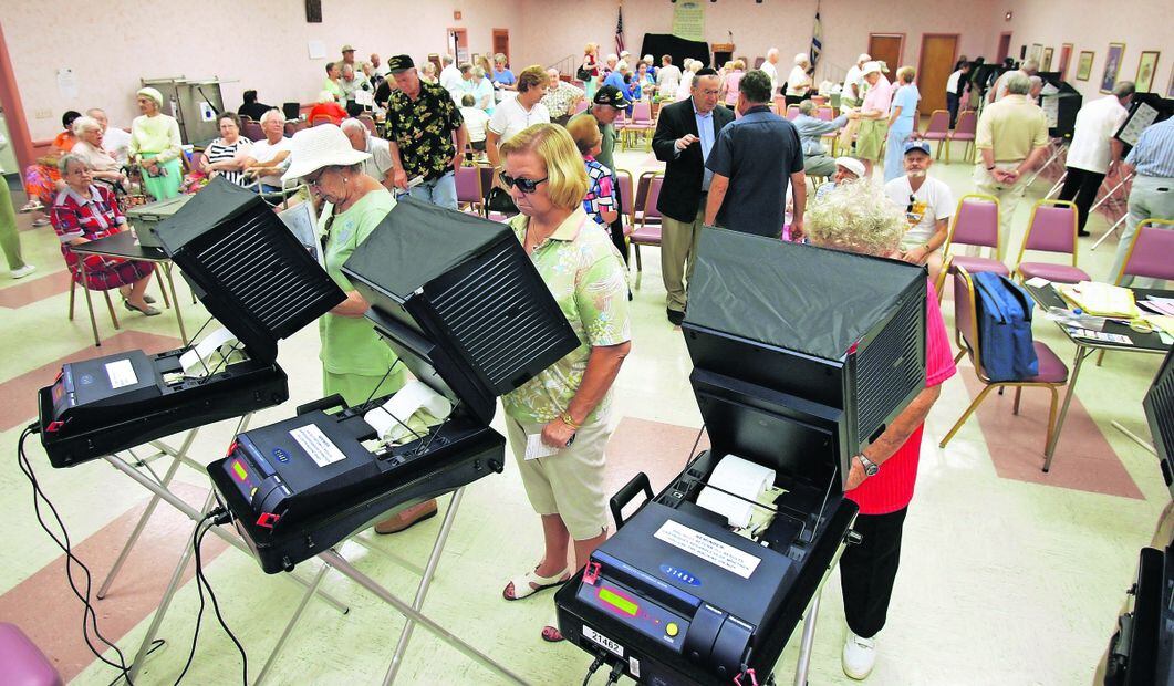 Votantes en una casa de retiro, en West Palm Beach, Florida. Foto: AFP