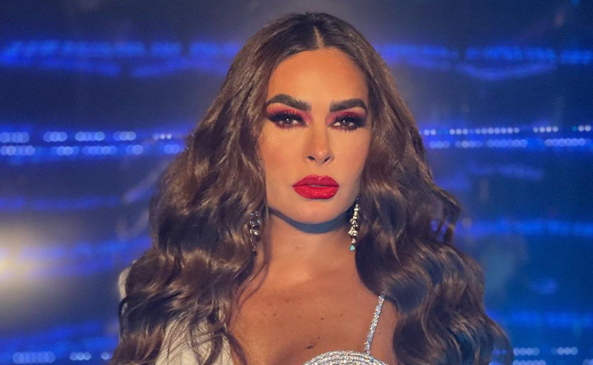 Galilea Montijo deslumbra en minivestido que estiliza las piernas