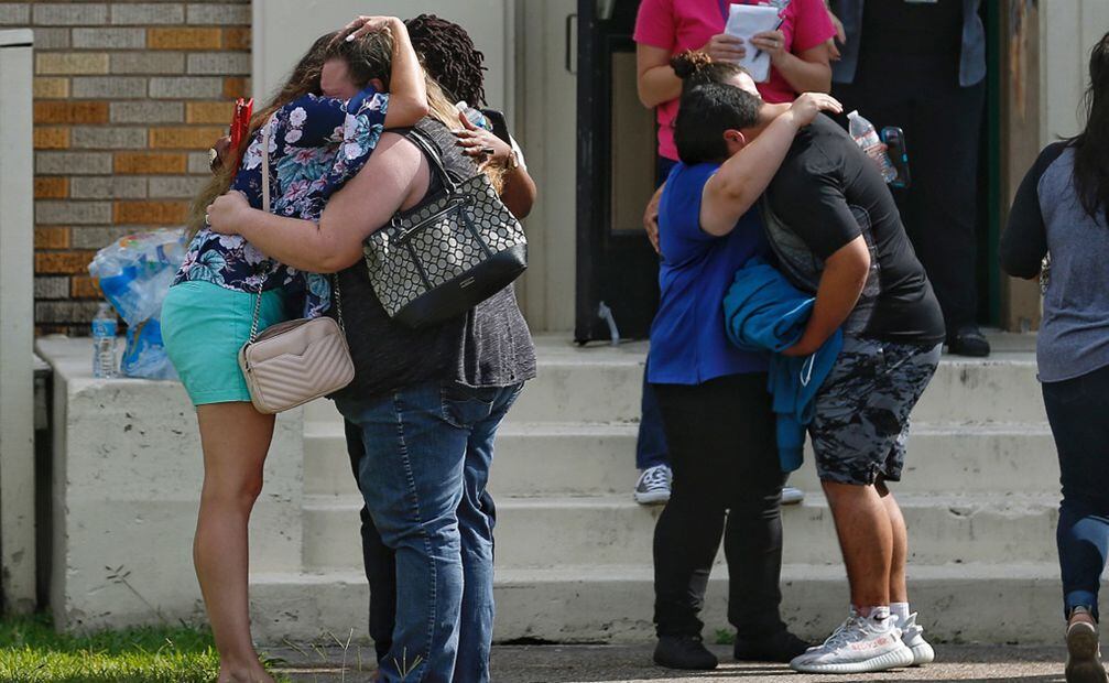 Los estudiantes están en espera de reunirse con sus familias. Foto: AP