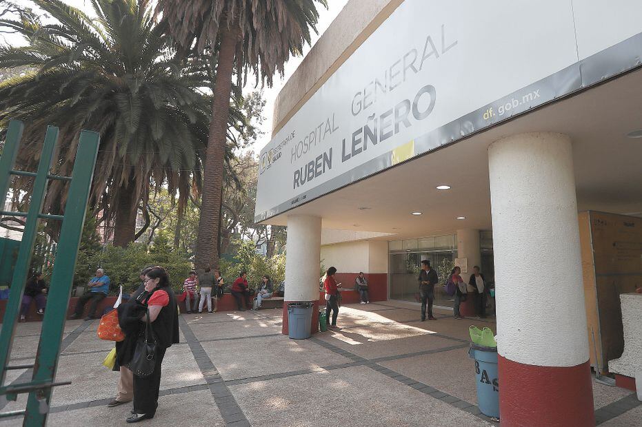 La victima de 17 años fue trasladada al Hospital General Dr. Rubén Leñero, donde horas más tarde perdió la vida. Foto: EL UNIVERSAL