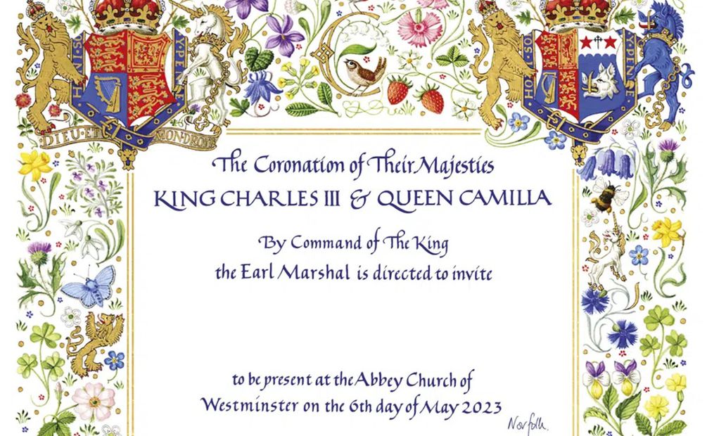 Esta fotografía publicada por el Palacio de Buckingham el martes 4 de abril de 2023 muestra la invitación a la coronación del rey Carlos III en la Abadía de Westminster. Foto: AP