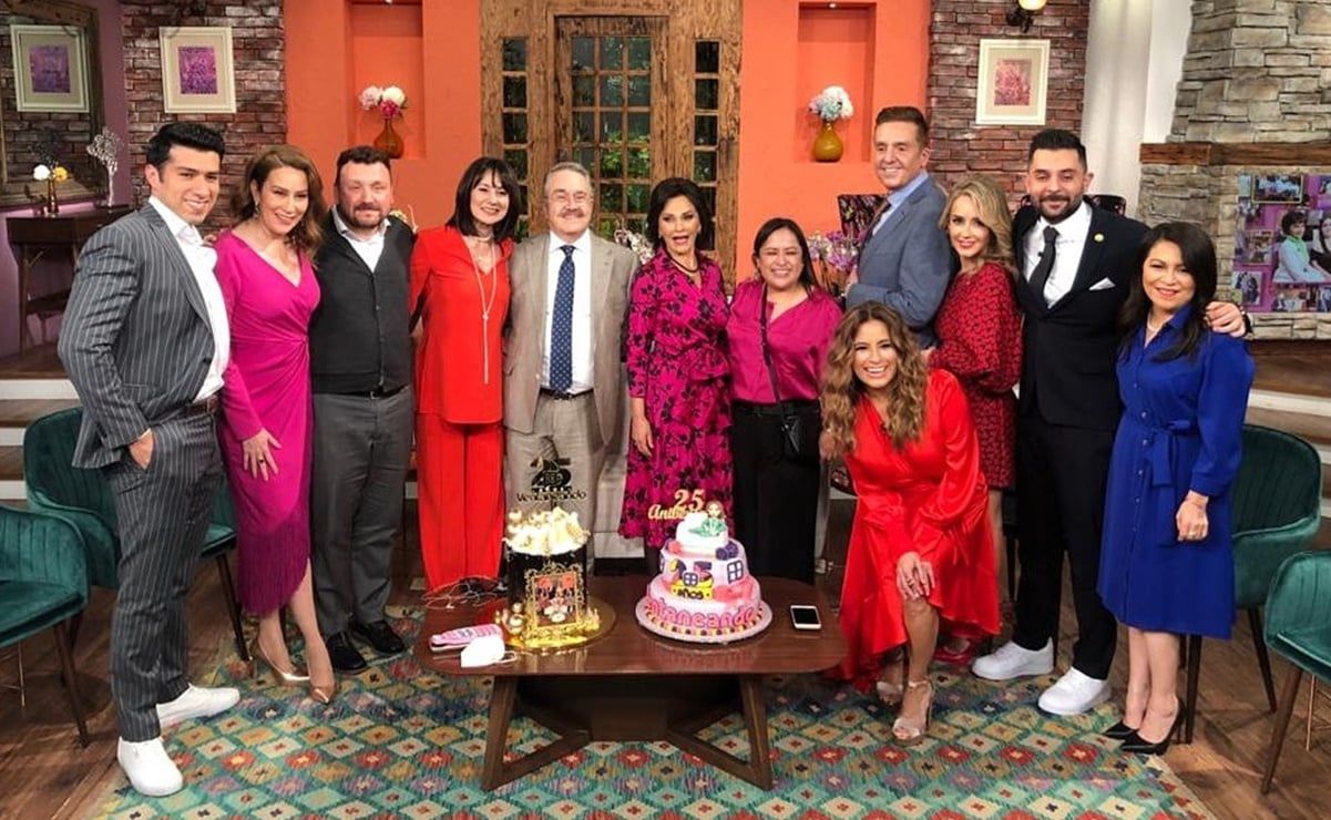 Pati Chapoy celebra aniversario de Ventaneando con todos los conductores