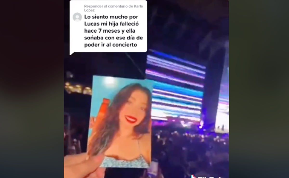 Madre asiste al concierto de Bad Bunny con el cuadro de su hija fallecida y  conmueve las redes sociales