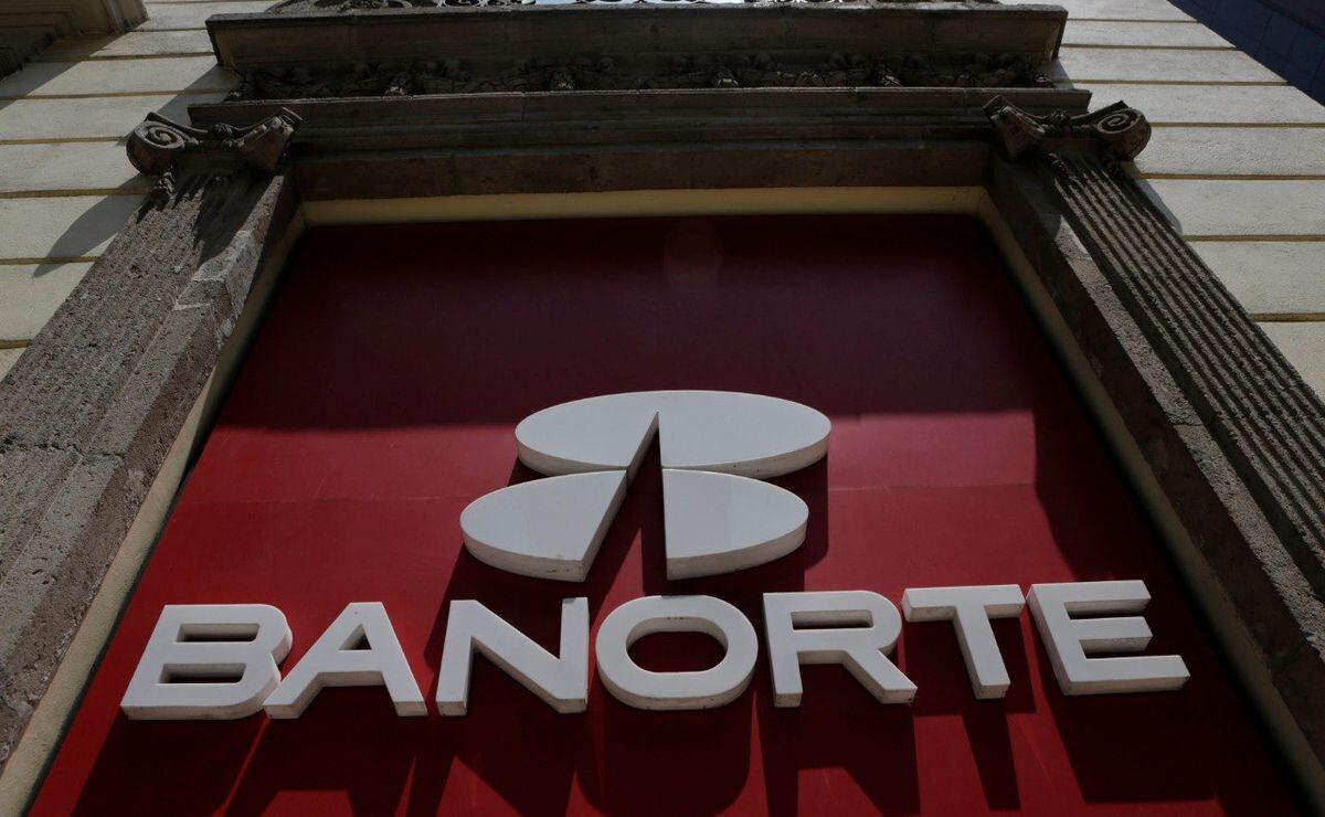 Reportan usuarios problemas con app de Banorte; aparecen cuentas en ceros