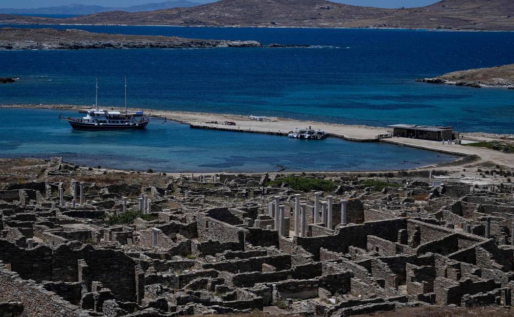 Esta fotografía tomada el 24 de mayo de 2024 muestra una parte inundada del sitio arqueológico de la isla de Delos. Foto: AFP