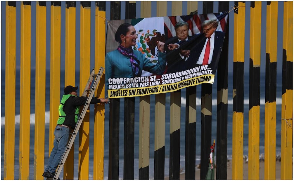 Demonstration by various organizations in defense of migrants at the wall that divides Mexico and the United States of America near the beaches of Tijuana one day before Donald Trump takes office as President. Photo: Diego Simón / EL UNIVERSAL