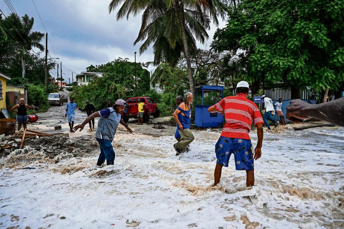 Beryl deja un muerto y devastación a lo largo del Caribe