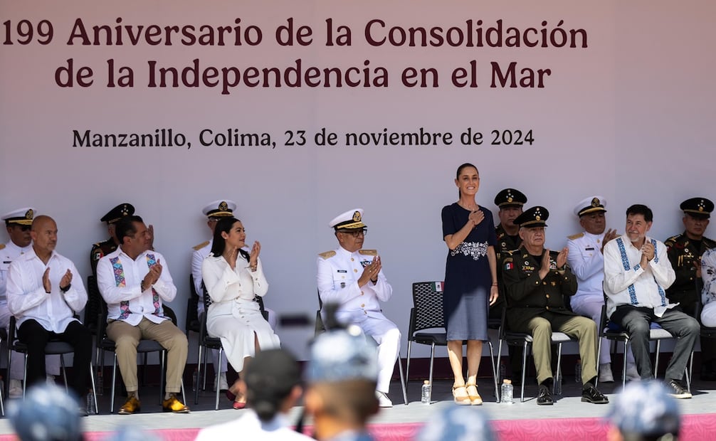 La presidenta Claudia Sheinbaum Pardo encabezó la Ceremonia Conmemorativa de la Consolidación de la Independencia en el Mar, en Manzanillo, Colima. Foto: Hugo Salvador / El Universal