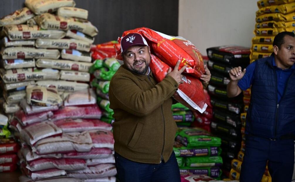 Centros de ayuda canina reciben alimentos de parte de la gobernadora del Estado de México (26/12/2024). Foto: X @delfinagomeza