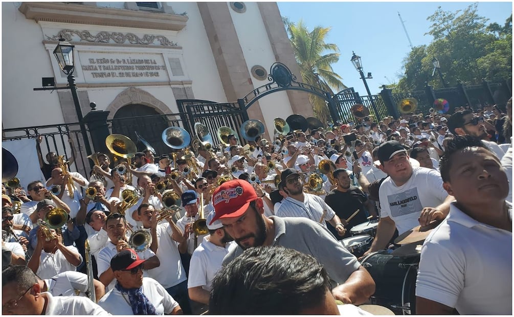 Al ritmo de banda y aguachile, apoyan a músicos y meseros afectados por la violencia en Culiacán, Sinaloa (21/11/2024). Foto: Cortesía