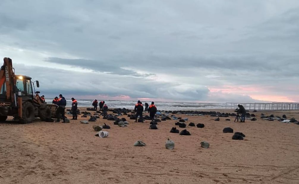 Persiste el peligro de una nueva fuga de combustible en el mar Negro. Foto: EFE