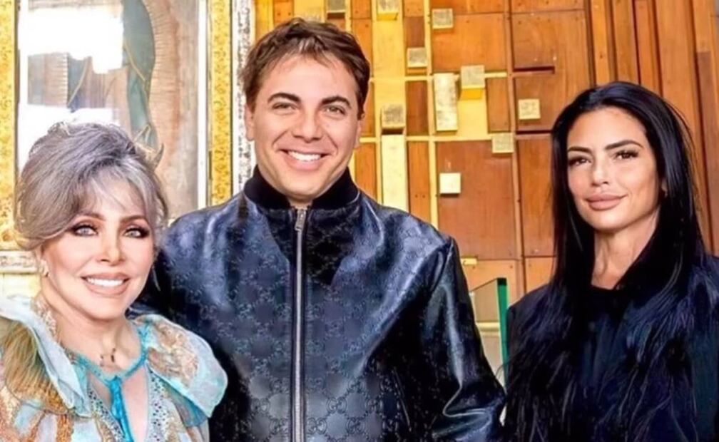 Cristian Castro felicita a su mamá con esta foto de cuando Verónica conoció a su novia Mariela.