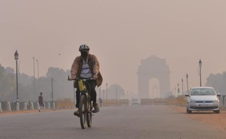 Contaminación del aire alcanza niveles "peligrosos" en Nueva Delhi