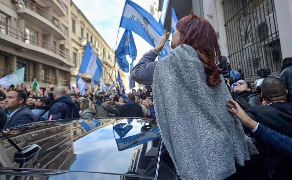 La también exvicepresidenta (2019-2023) presentó la noche de sábado el listado, llamado ‘Primero la Patria’, con los nombres de quienes le acompañarán en la votación. Foto: EFE/Archivo