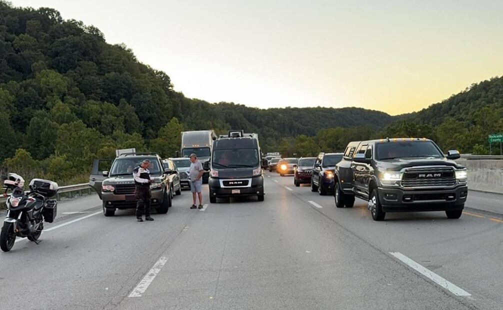 El tráfico detenido en la Interestatal 75 durante un incidente con un tirador. Foto: AFP