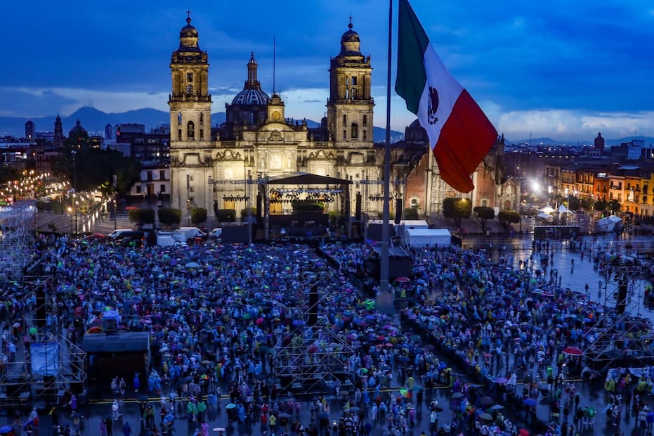 Panorámicas del Zócalo de la Ciudad de México, previo a la Ceremonia del Grito de Independencia. 
Foto: Hugo Salvador/EL UNIVERSAL