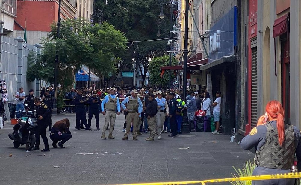 Policías de Ciudad de México atendieron el llamado de emergencia sobre una balacera en calles del Centro Histórico en la que resultó herida Diana Sánchez Barrios, líderesa de comerciantes. / Foto: Valente Rosas EL UNIVERSAL