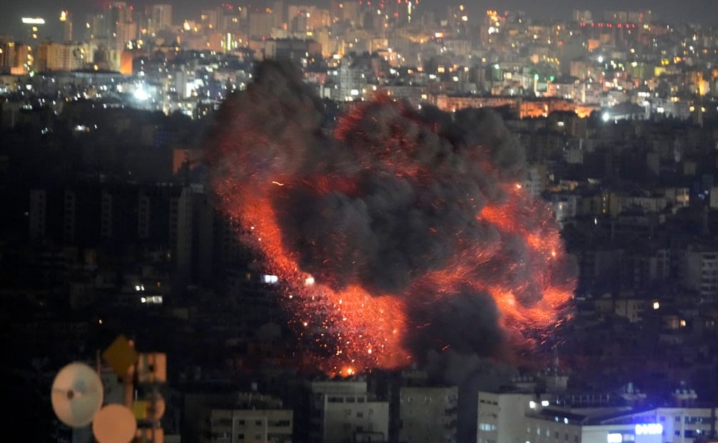 El viernes, Israel lanzó decenas de intensos ataques aéreos en las aldeas agrícolas del noreste de Líbano. Foto: AP