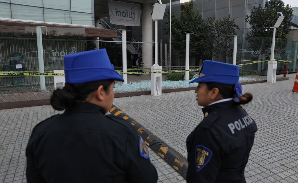 Fachada del INAI ubicada al sur de la CDMX que fue vandalizada durante la madrugada del 9 de octubre. Foto: Fernanda Rojas/ EL UNIVERSAL