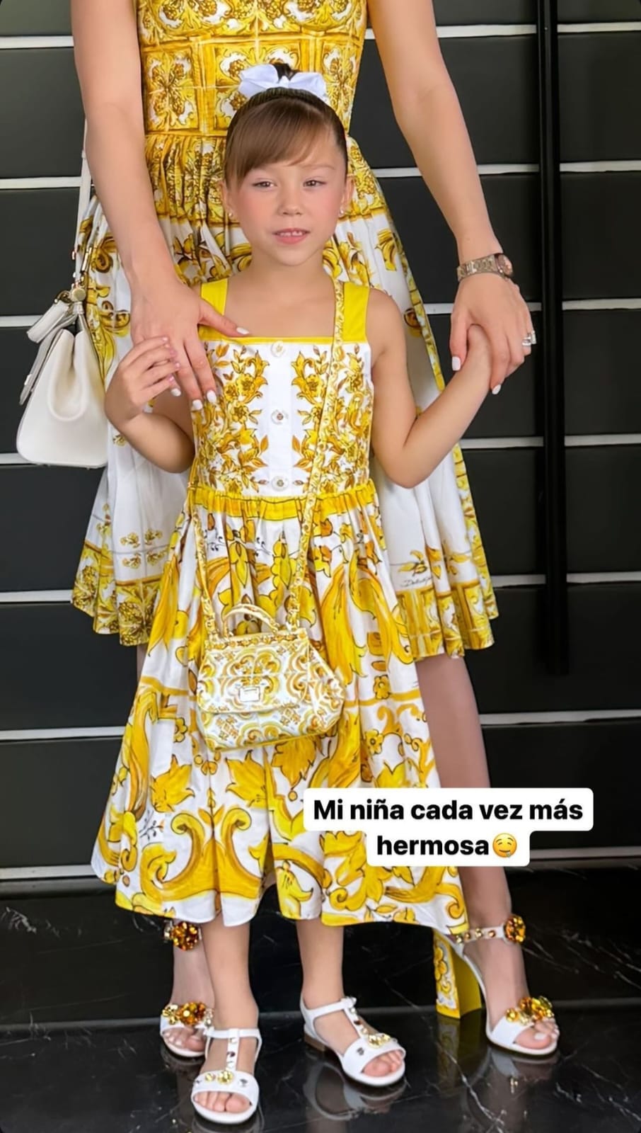 Fernanda Gómez y su hija. Foto: Instagram @fernandagmtz