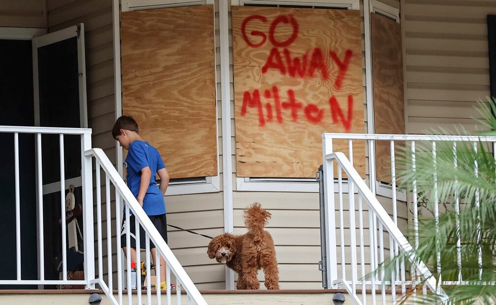 Las autoridades han recordado la importancia de evacuar inmediatamente y antes de que en las próximas horas Milton golpee la costa oeste de Florida. Foto: AP