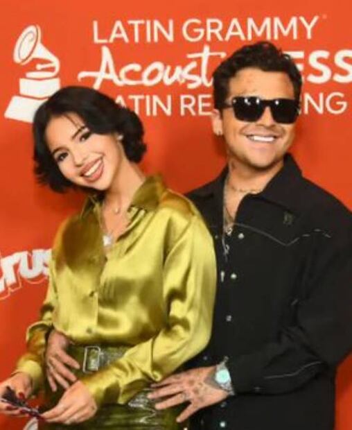 Ángela Aguilar y Christian Nodal, juntos en la alfombra roja de los Latin Grammy Acoustic Session en Los Ángeles. Fotos: Instagram nodalngela_fans