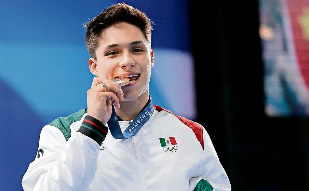 Gana el bronce en plataforma y es el mexicano de menor edad (20 años) con dos preseas en la misma edición. Foto: Tolga Akmen | EFE