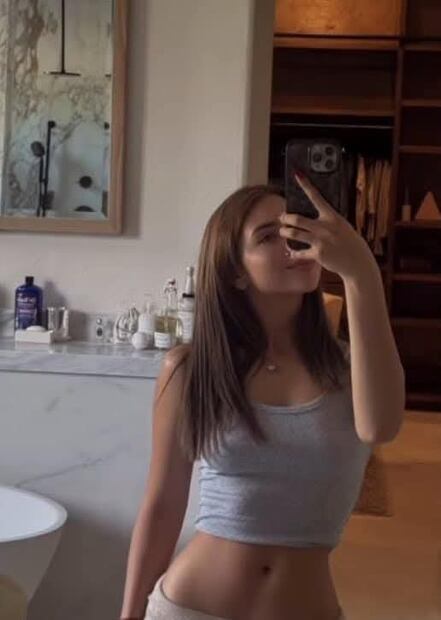 Ángela Aguilar presumió abdomen plano, mini cintura y nuevo look, dejó atrás el cabello corto.